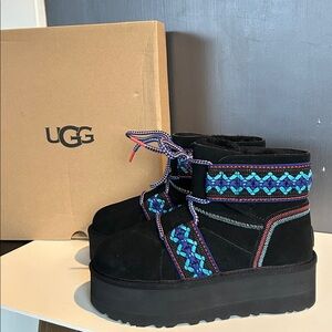 UGG Classic Mini II Braid Platform Boots Size 7 New In Box